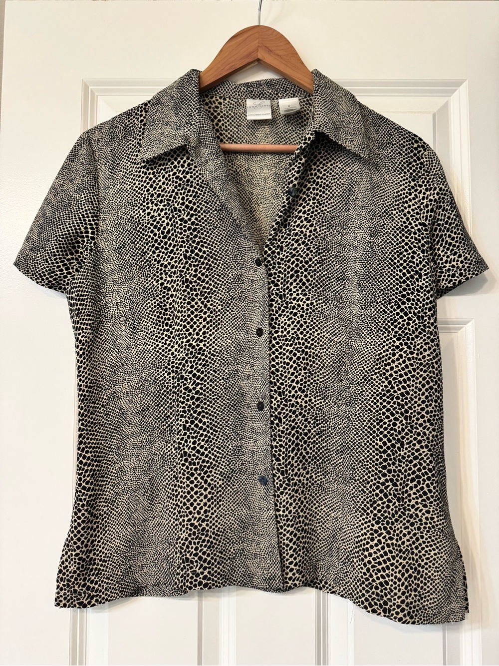 Emma James Black and Cream Short Sleeve Button-Down Shirt
